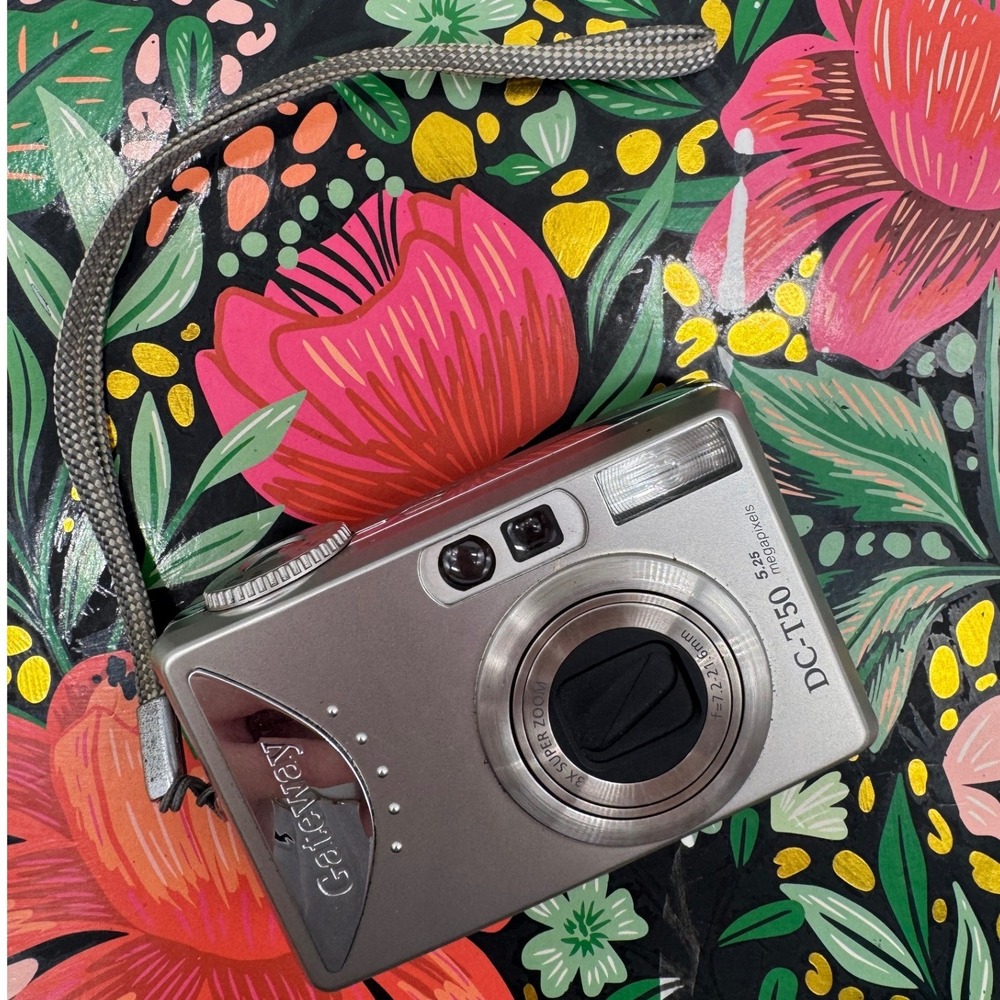 Gateway DC-T50 Digital Camera 5.25MP 3x Super Zoom Silver Vintage Y2K Bundle‎